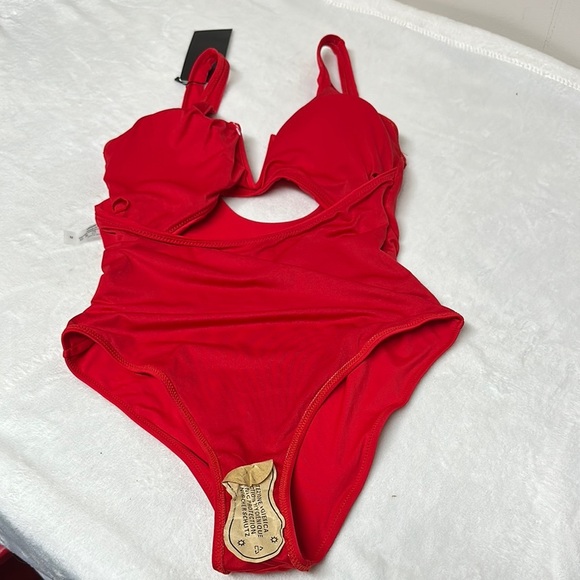 NWT Meyeeka Red One-Piece Swimsuit with Cutout - Picture 8 of 9